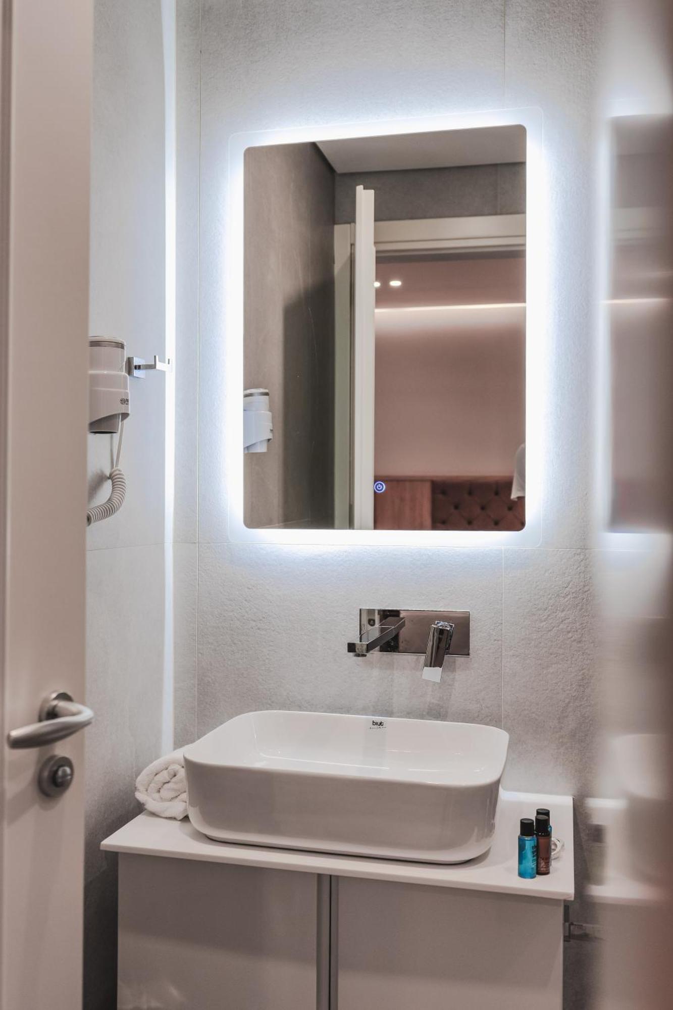 Koko Hotel Ksamil Ngoại thất bức ảnh